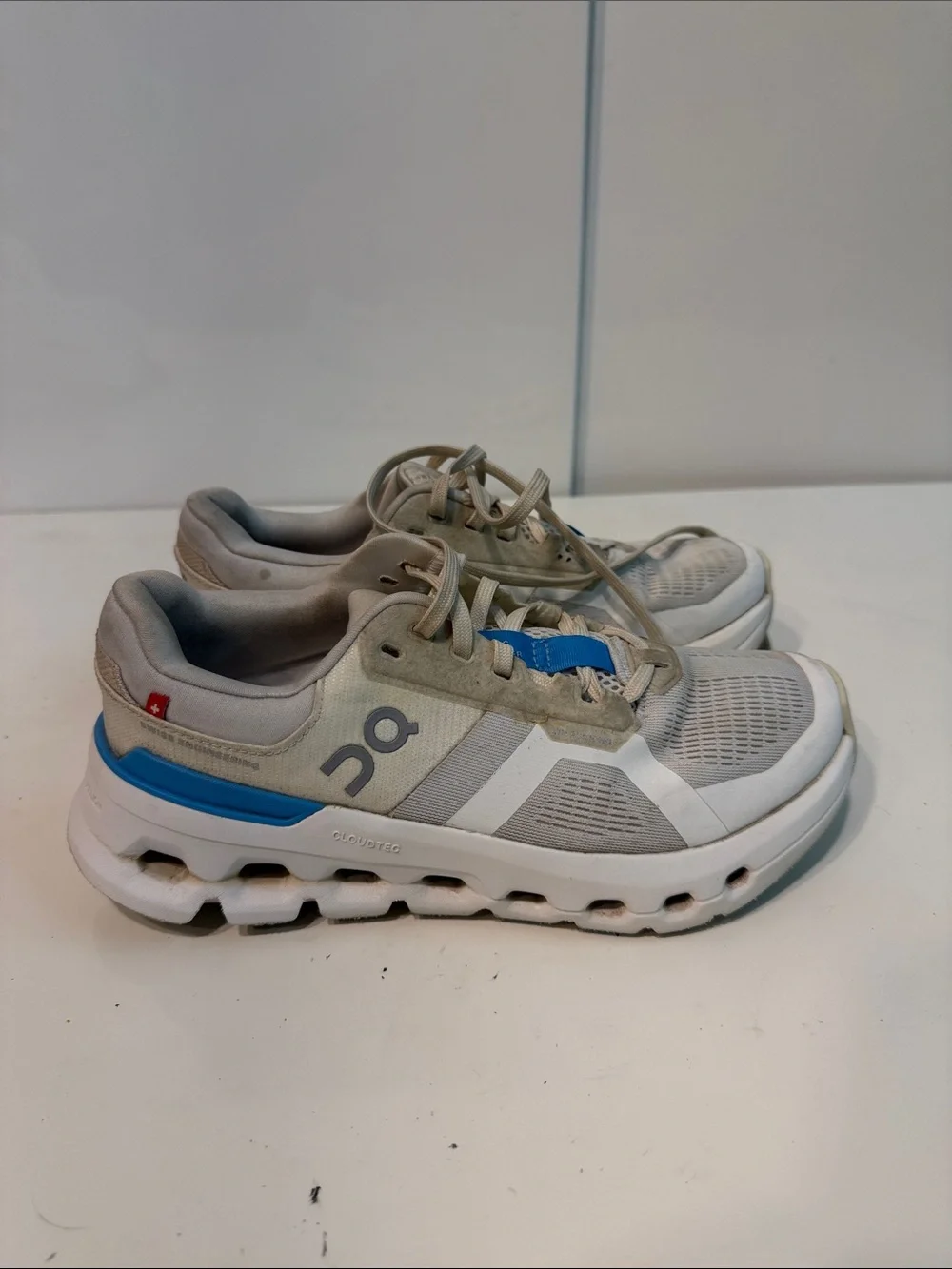 Used On Cloud White & Light Gray Running athletic shoes women’s size 7